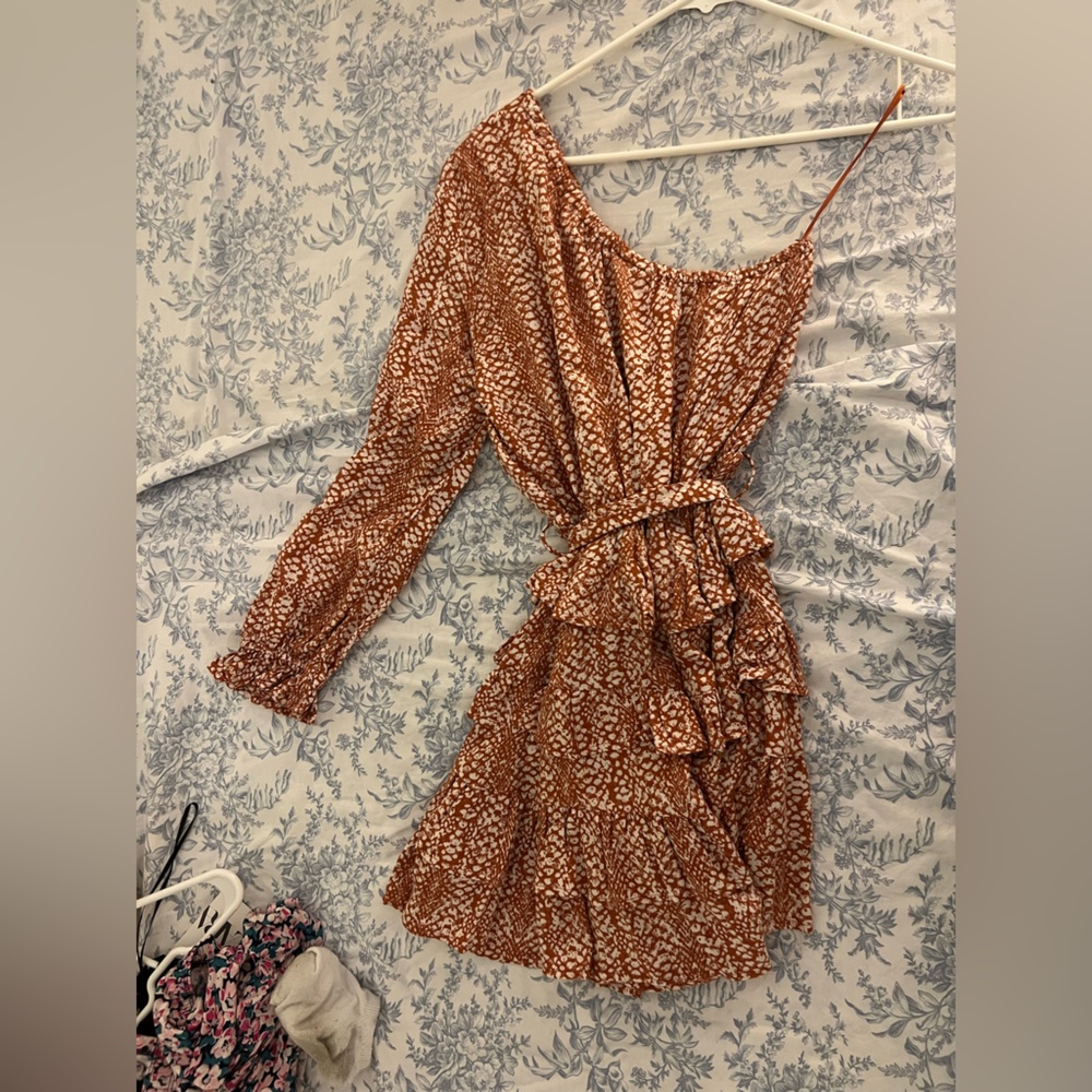 ONE SHOULDER DRESS